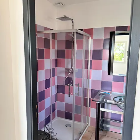 Maison Face Au بيت للعطل *
