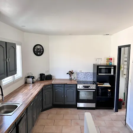 Maison Face Au *